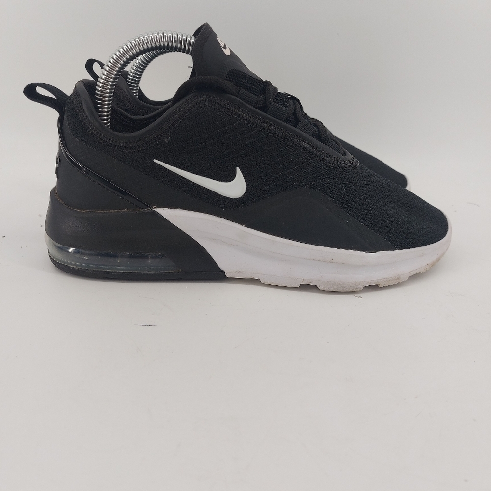 Nike  Air Max Motion 2 Black and White Size 6.5